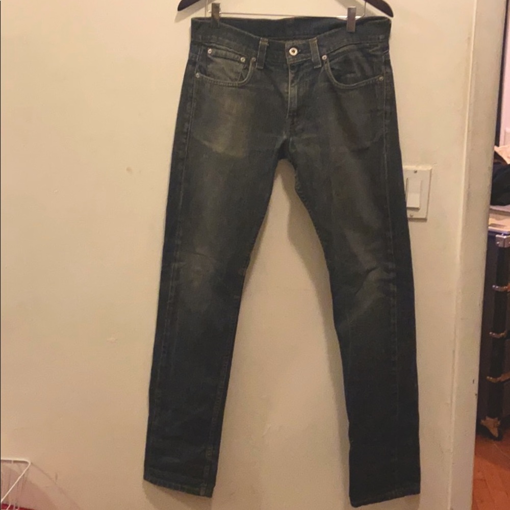 Lightly distressed Levi’s 511 men’s skinny jeans